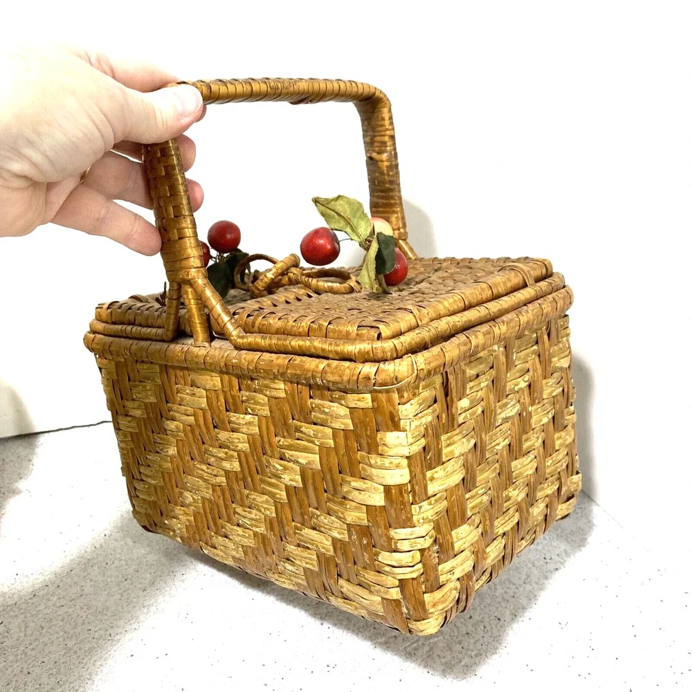 Vintage Woven Market Basket Small Split Lid Top Handle Carrier Wicker & Fruit